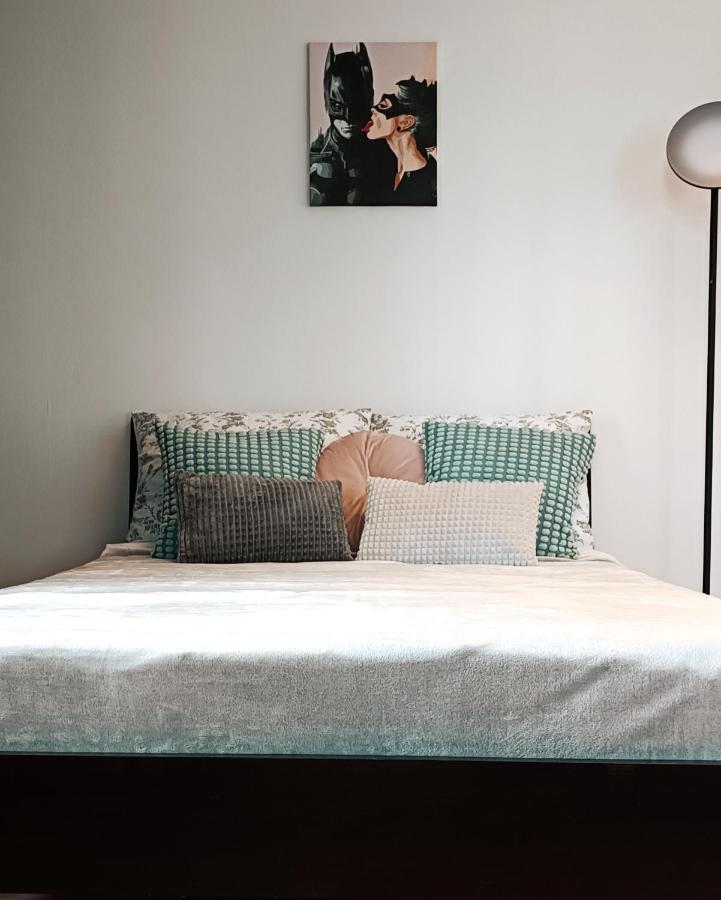 Duzy Prywatny Pokoj Blisko Starego Miasta. Pokoj 7 Warsaw Luaran gambar