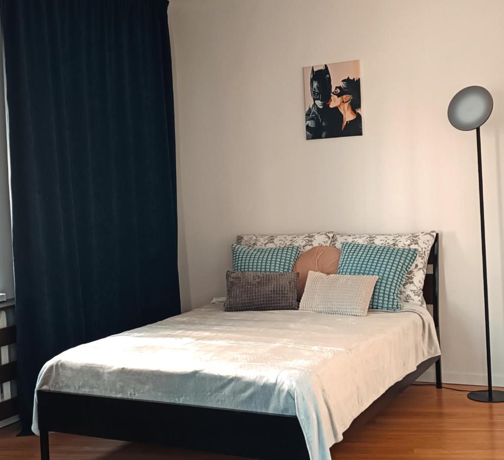 Duzy Prywatny Pokoj Blisko Starego Miasta. Pokoj 7 Warsaw Luaran gambar